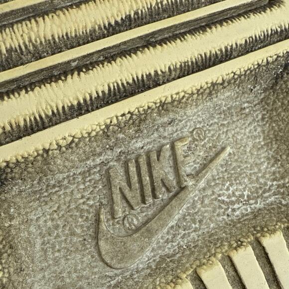 Nike Air Force 1 Men's White Low Top Lace Up Sneakers Athletic Running Shoes 9.5 - Picture 8 of 8